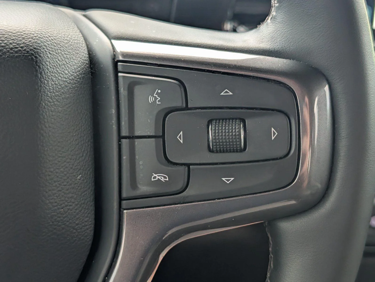 Used 2025 Black Chevrolet ZR2 image 26
