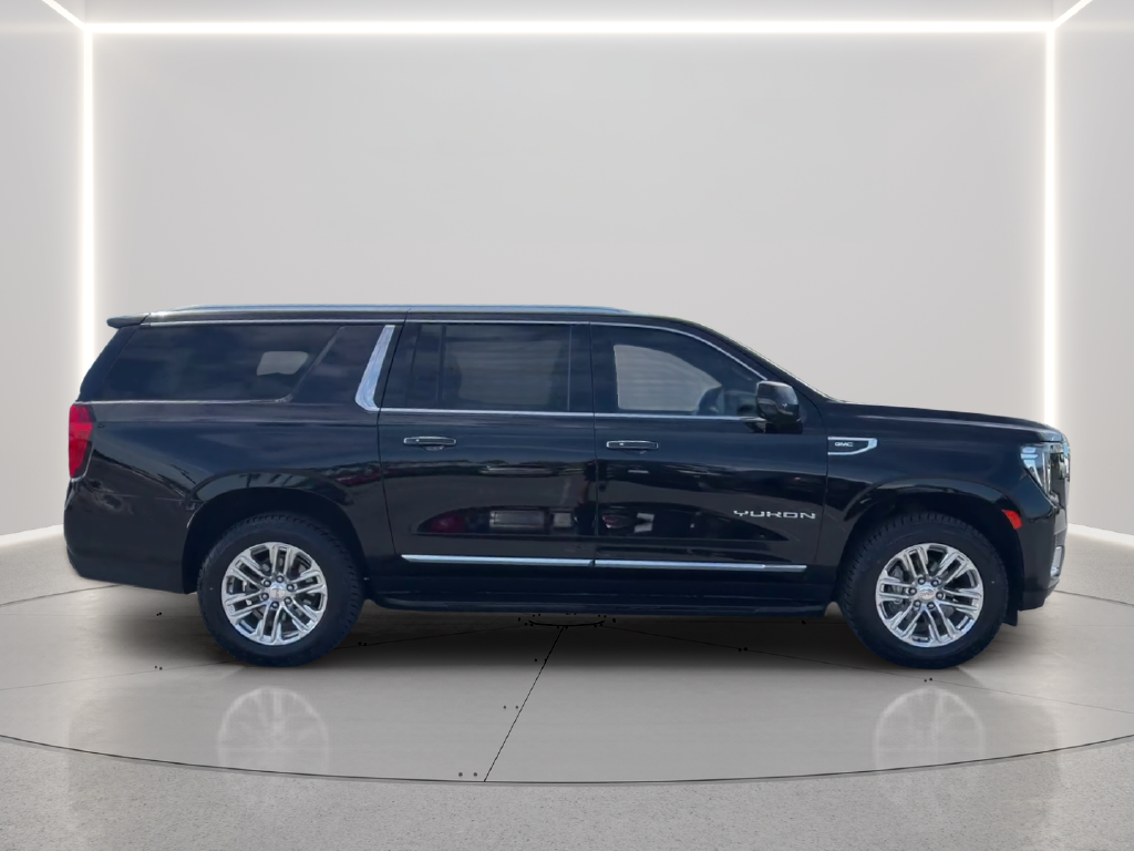 Used 2023 Black GMC SLT image 4