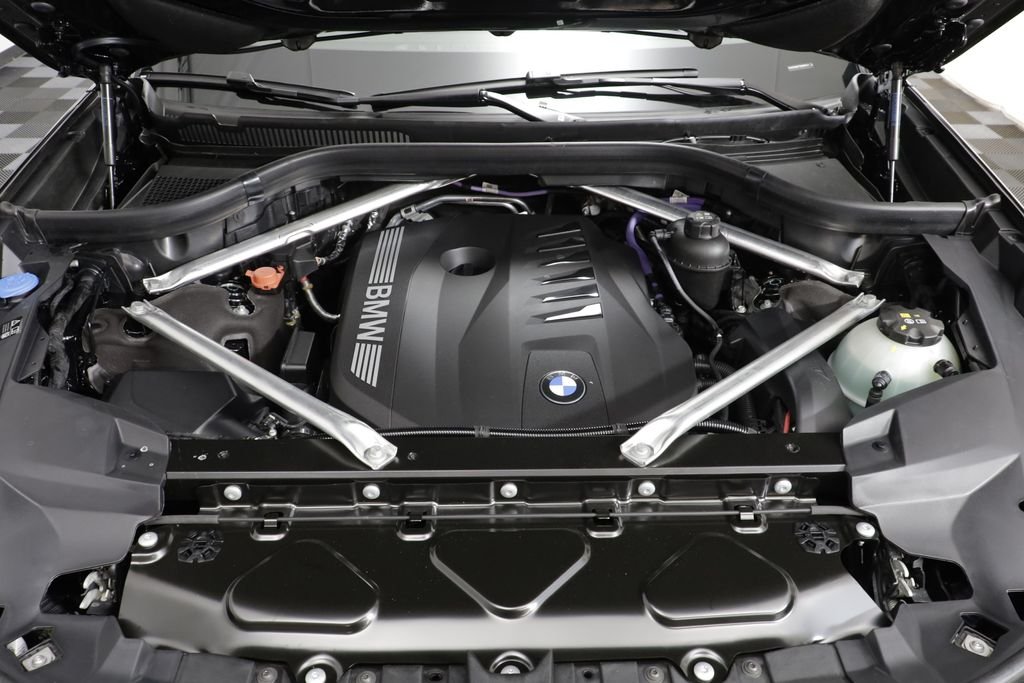 New 2026 Black Sapphire Metallic BMW xDrive40i image 25
