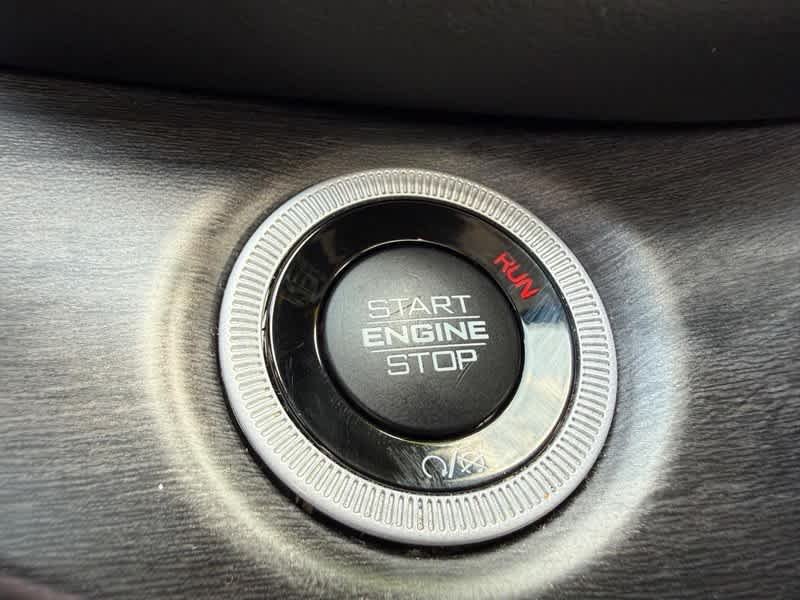 Used 2024 Baltic Gray Metallic Clearcoat Jeep  image 17