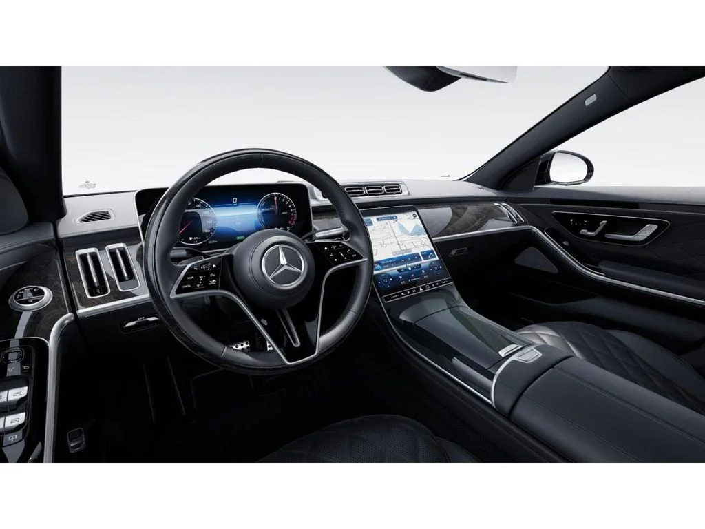 Used 2025 Black Mercedes-Benz S 580e image 3