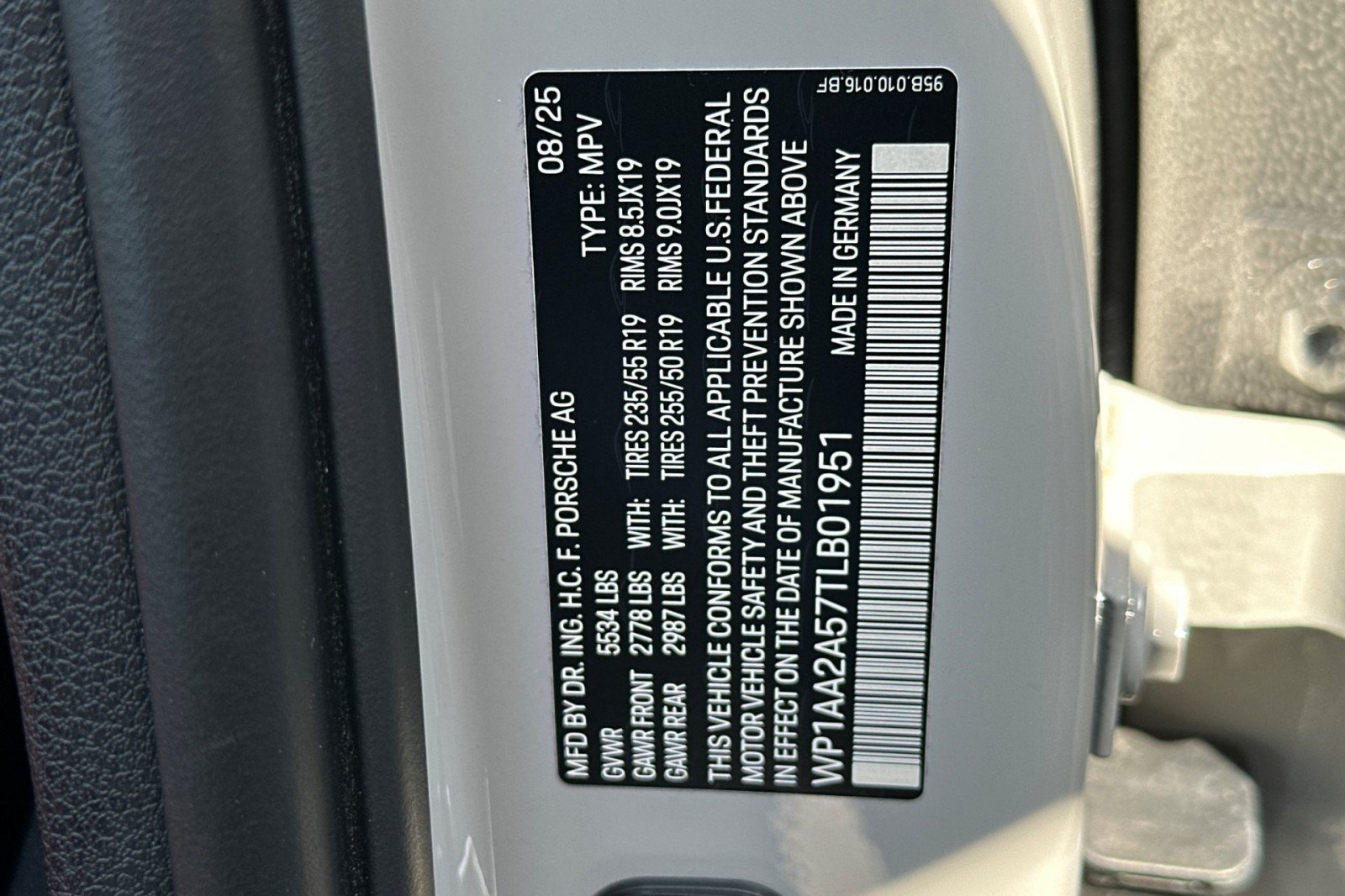 Used 2026 Chalk Porsche AWD image 29