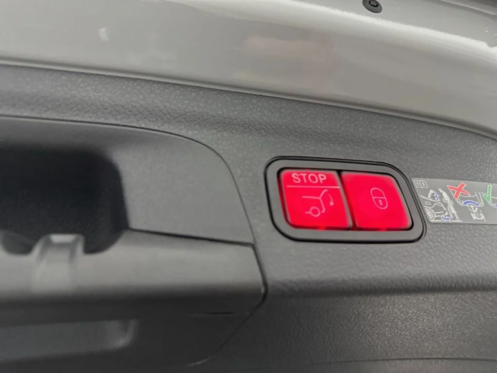 New 2026 White Mercedes-Benz GLE 580 image 28