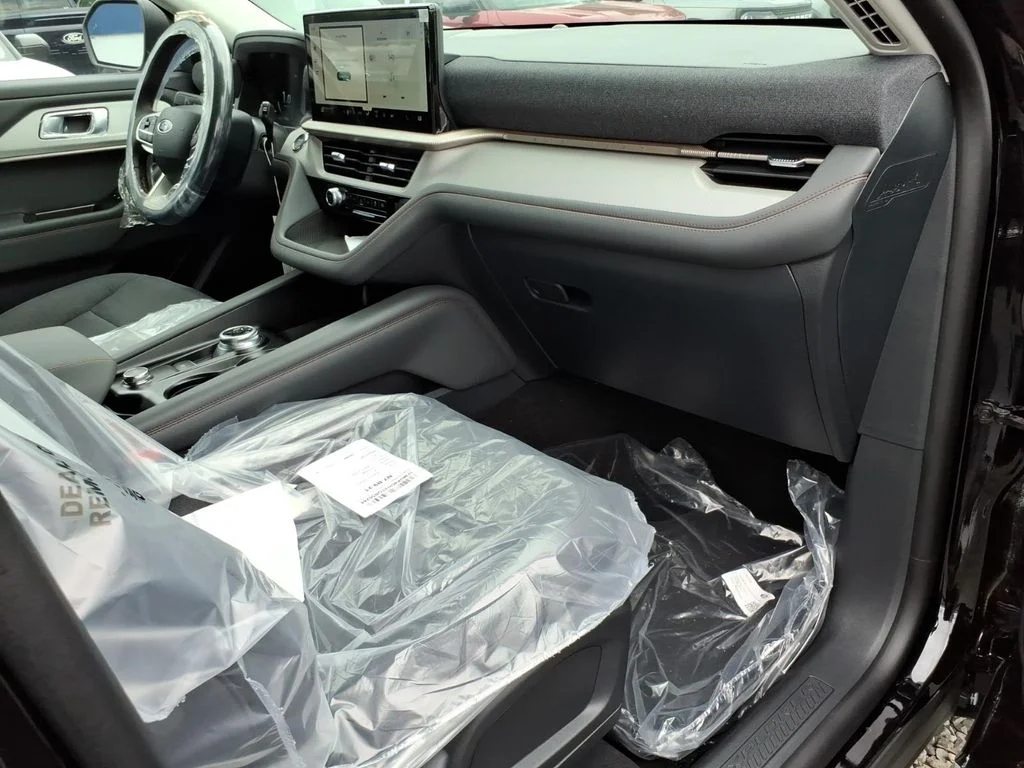 New 2026 Agate Black Metallic Ford Active image 9