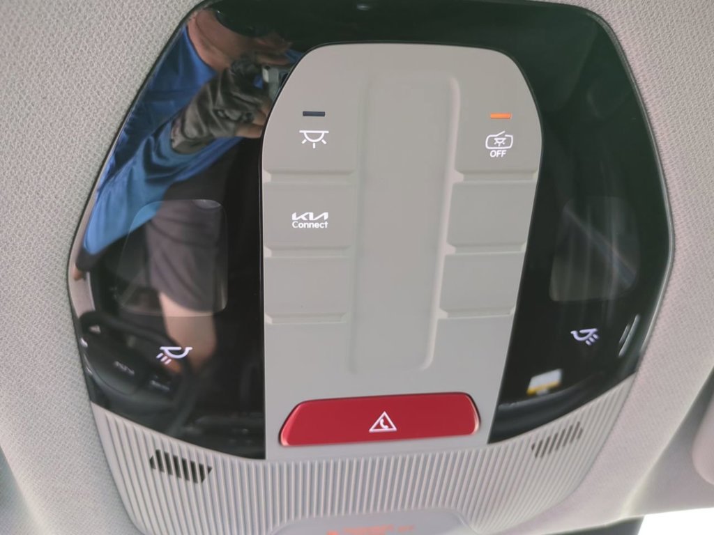 New 2026 Snow White Pearl Kia LXS image 21