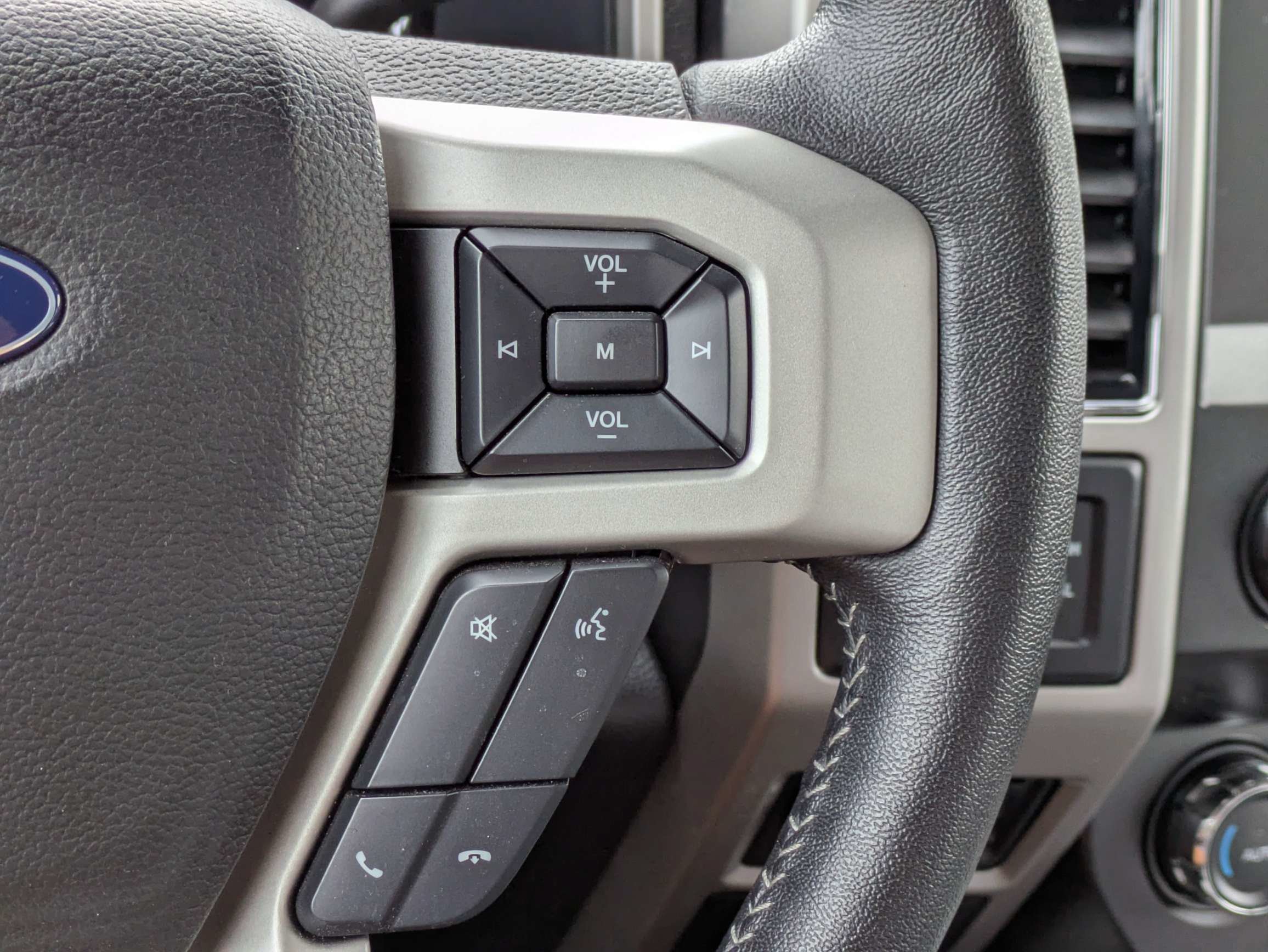 Used 2020 Velocity Blue Metallic Ford LARIAT image 35