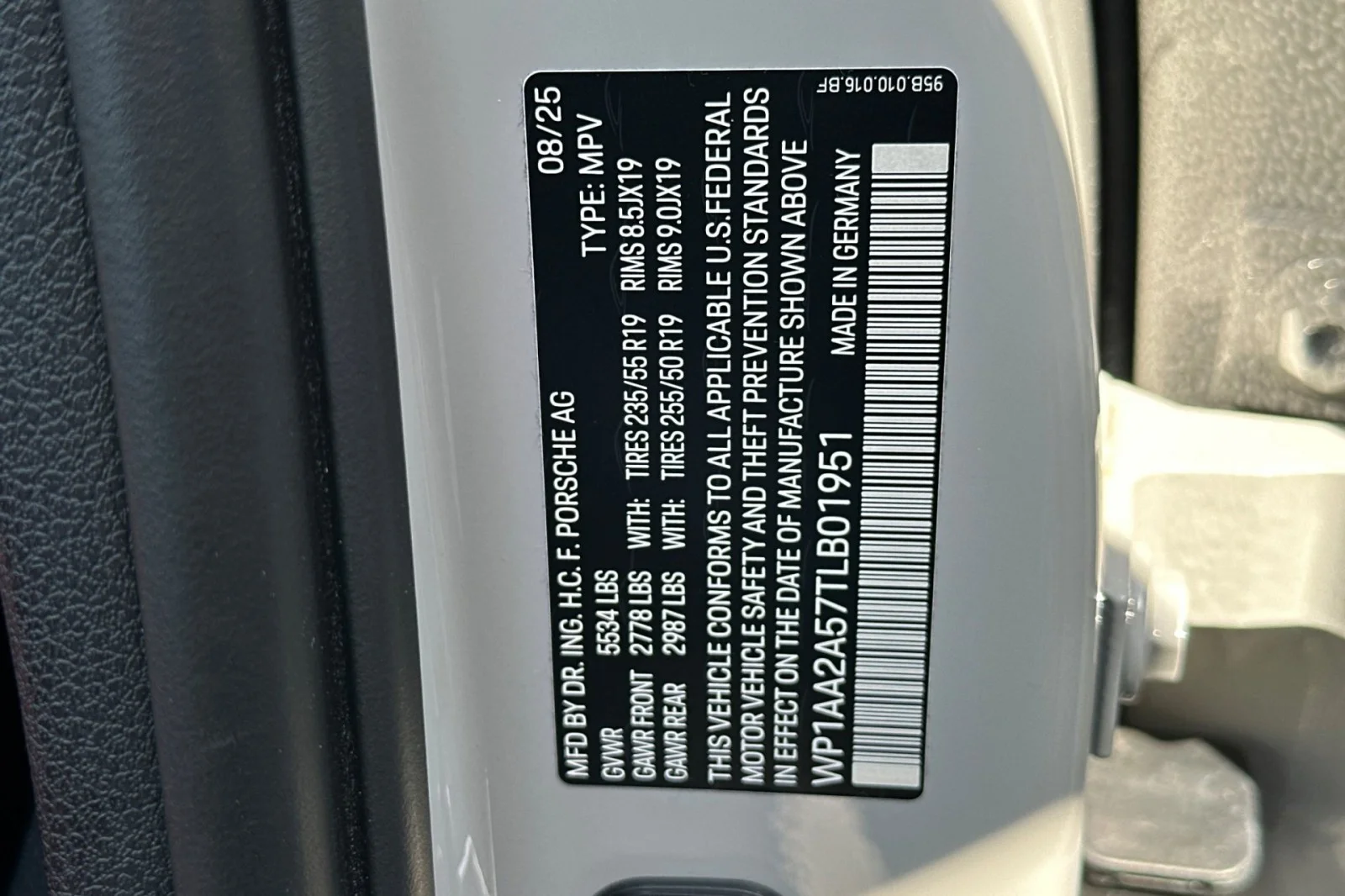 Used 2026 Chalk Porsche AWD image 29