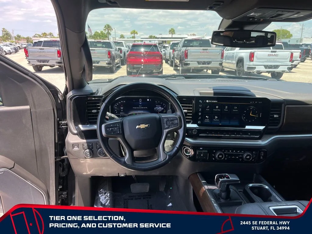 Used 2022 Black Chevrolet High Country image 32