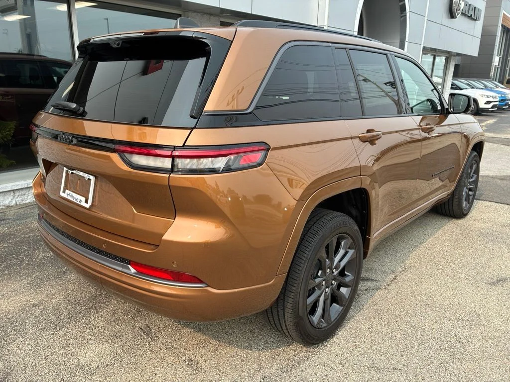 New 2026 Copper Shino Metallic Clear-Coat Exterior Paint Jeep Limited Reserve image 8