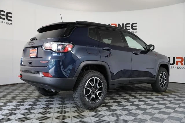New 2026 Fathom Blue Pearl-Coat Exterior Paint Jeep Trailhawk image 35