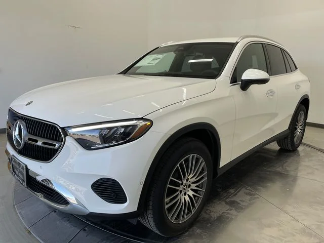 New 2026 Polar White Mercedes-Benz GLC 300 image 32