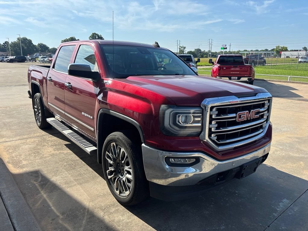 Used 2018 RED QUARTZ TINTCOAT GMC SLT image 3
