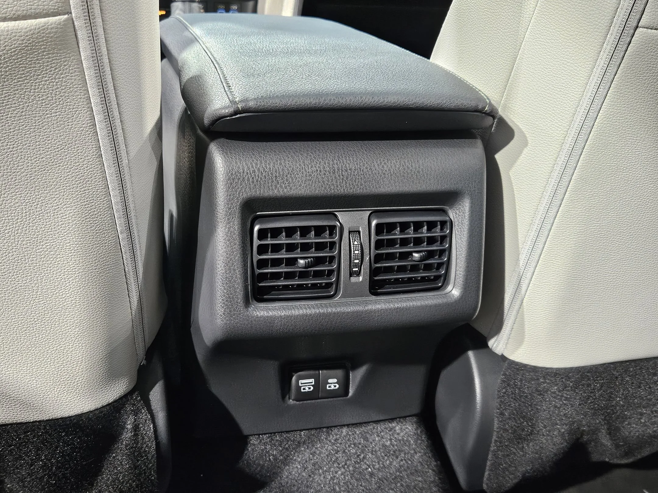 Certified Used 2025 Wind Chill Pearl Toyota XLE image 38