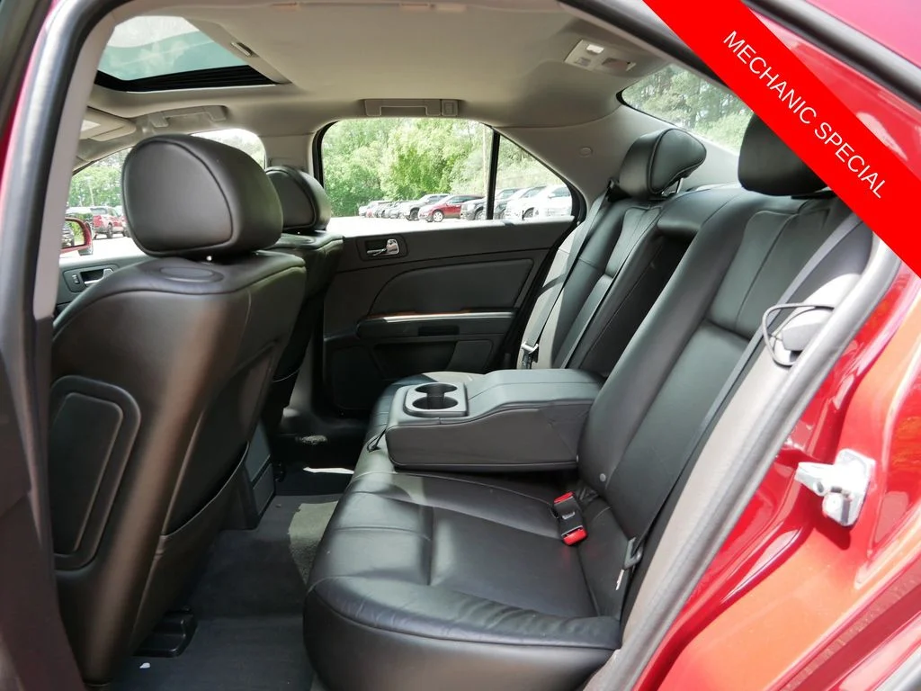Used 2009 Red Cadillac V8 image 11