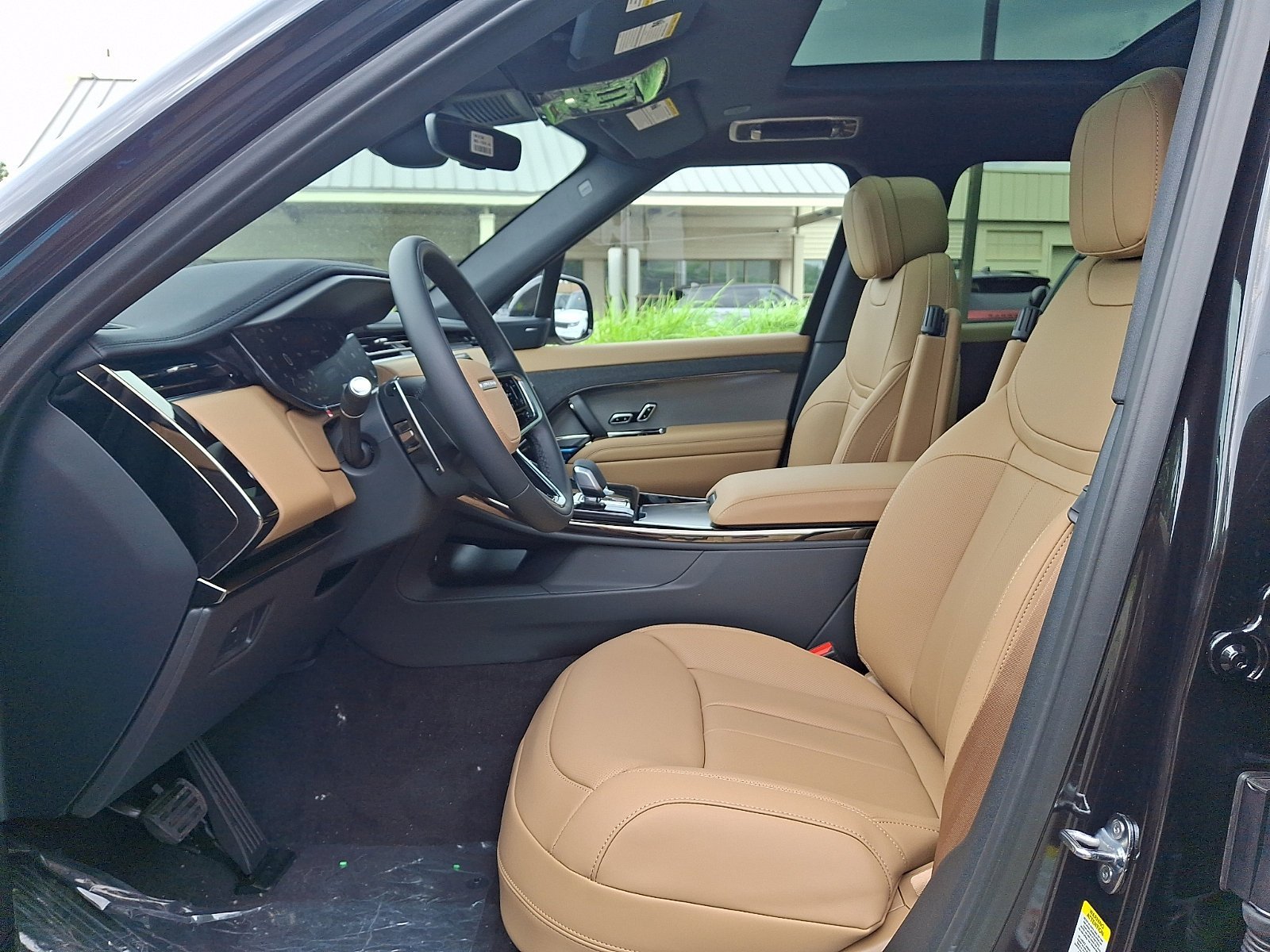 New 2026 Santorini Black LAND ROVER SE image 10