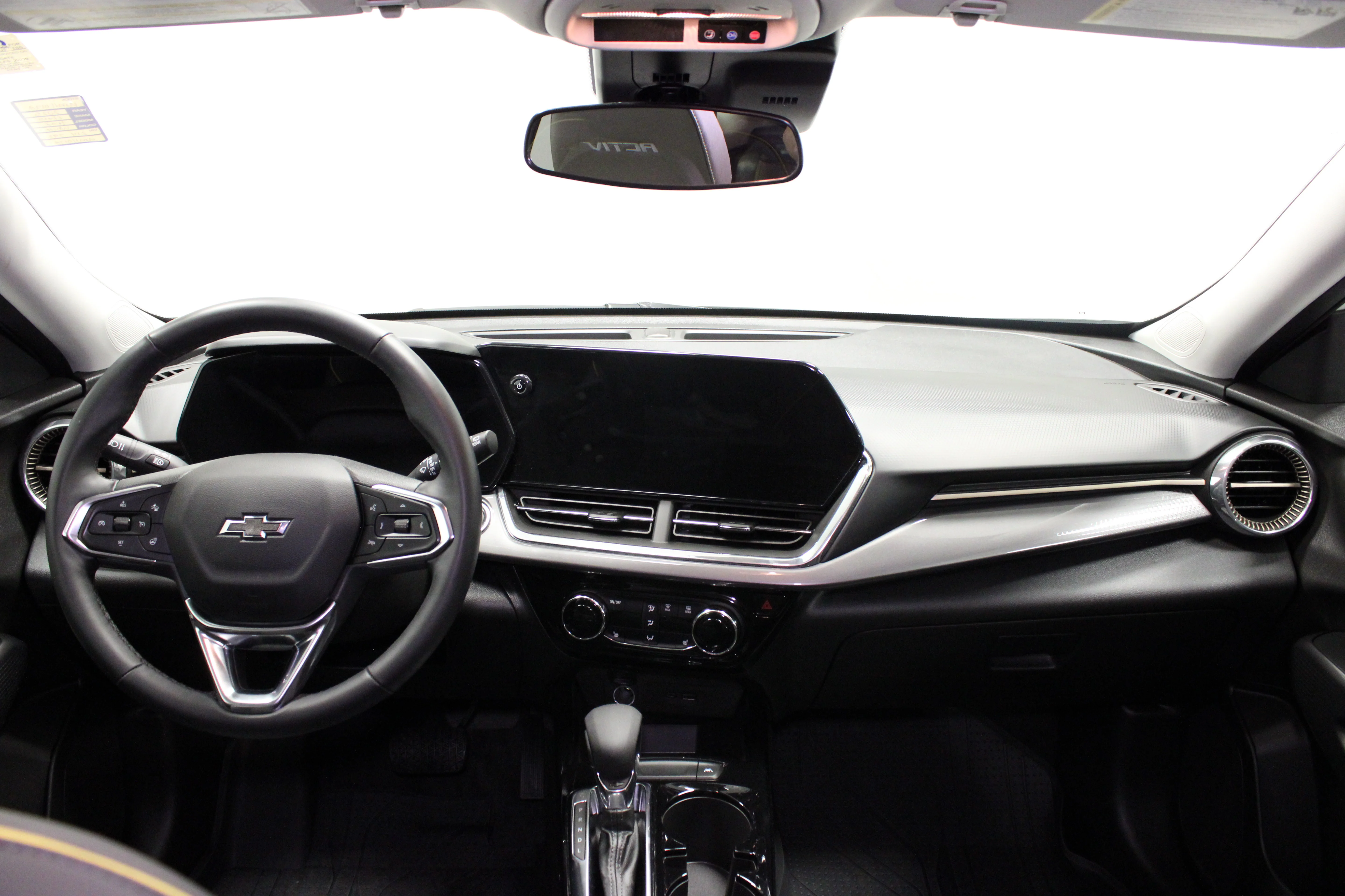 Used 2025 Summit White Chevrolet ACTIV image 18