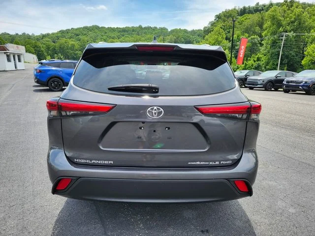 Used 2022 Gray Toyota XLE image 7