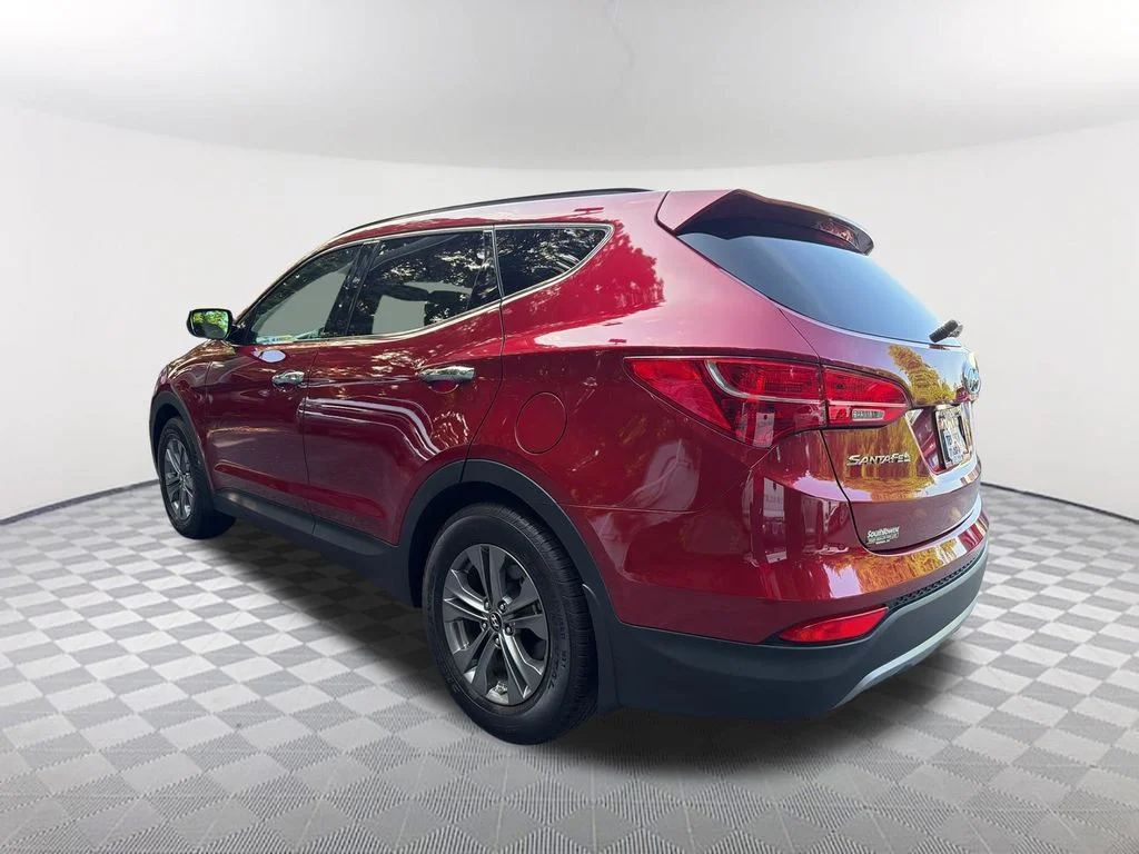 Used 2014 Red Hyundai Base image 7