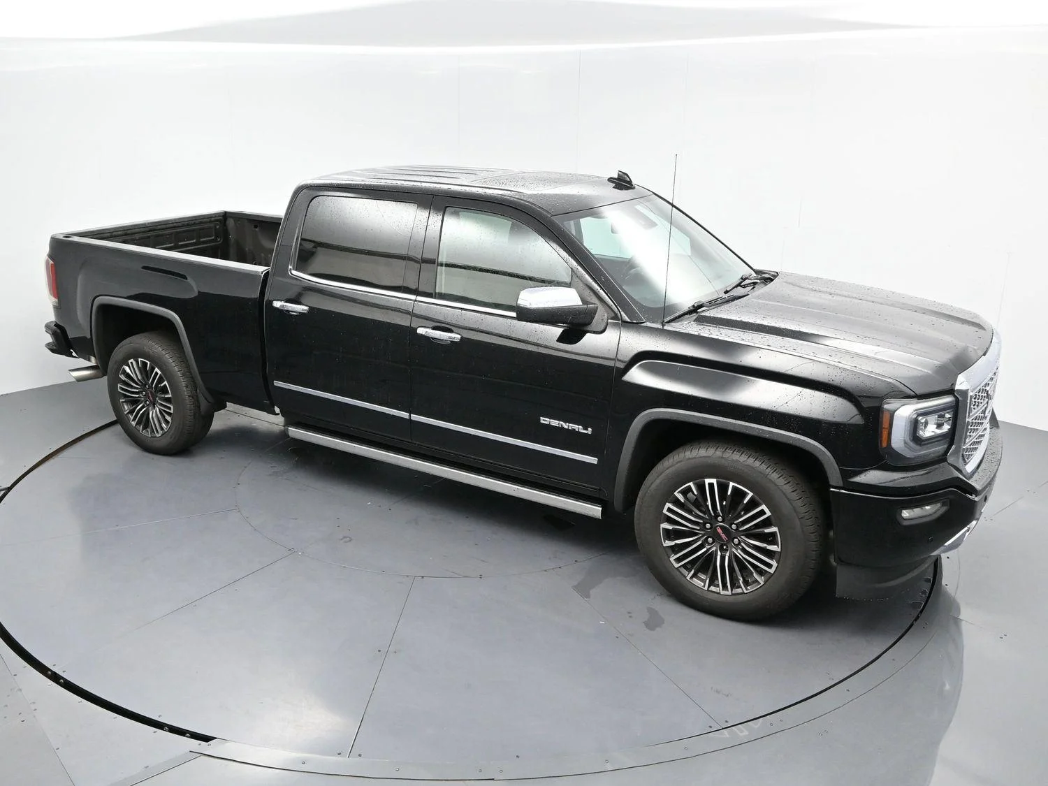 Used 2017 ONYX BLACK GMC Denali image 38
