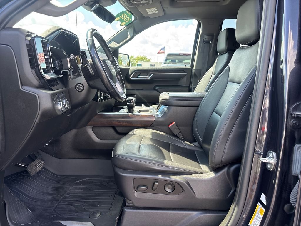 Used 2022 Silver GMC SLT image 17