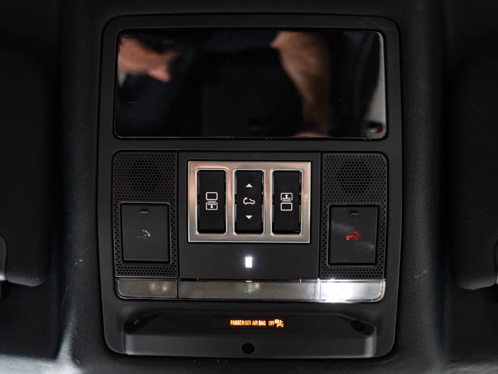 Used 2024 Lantau Bronze Metallic Land Rover Dynamic SE image 40