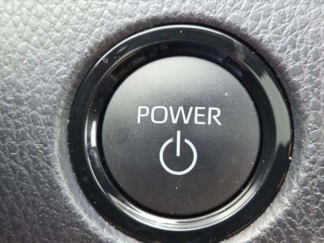 Certified Used 2025 WIND CHILL PEARL Toyota  image 36