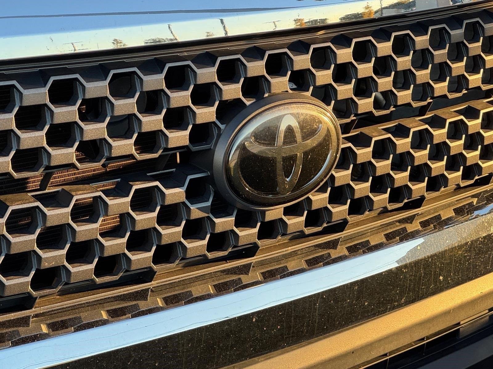 Used 2021 Midnight Black Metallic Toyota SR5 image 22