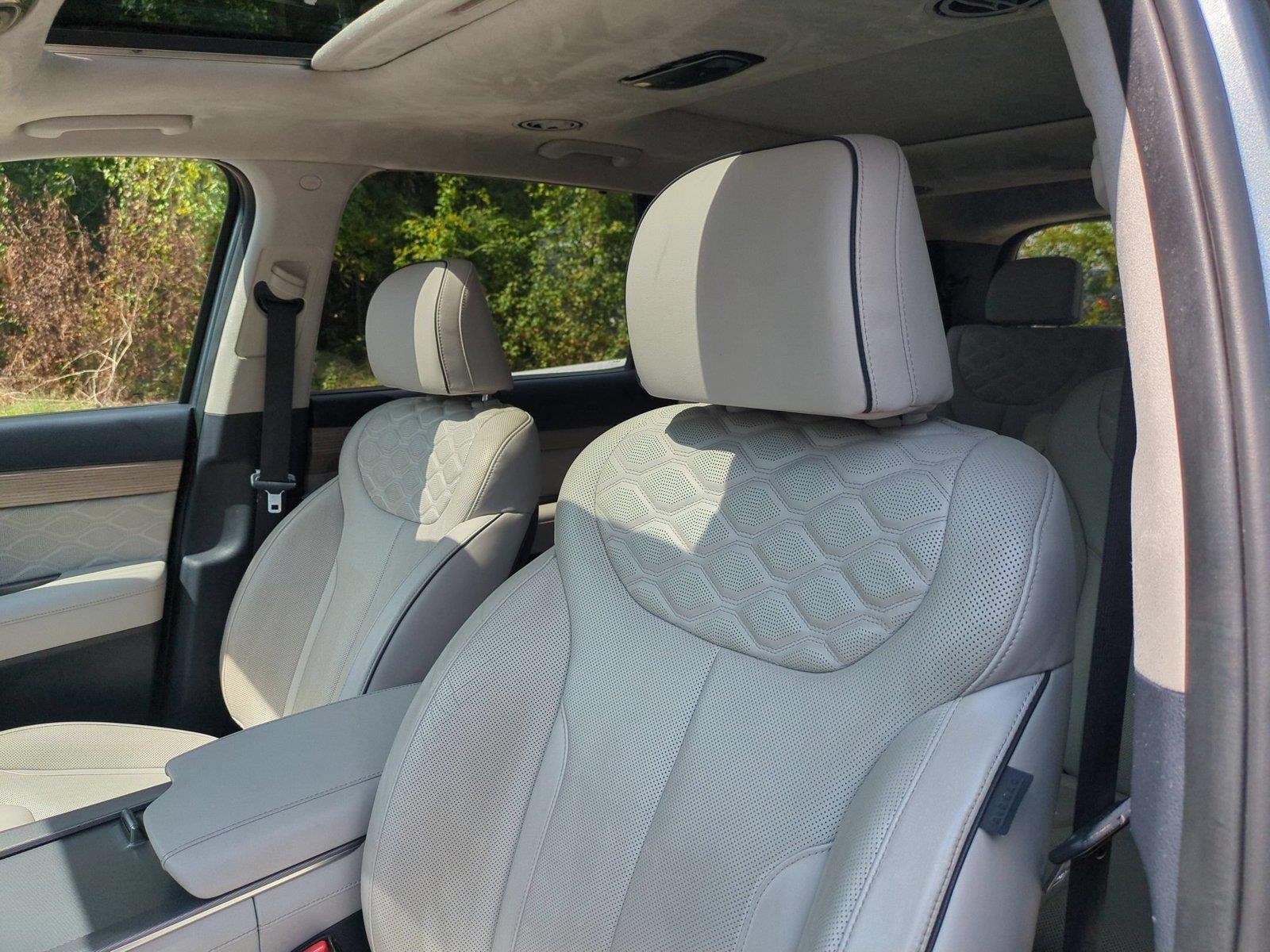 Used 2022  HYUNDAI  image 16