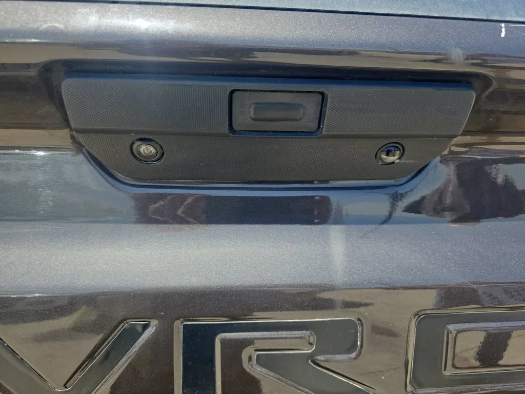 Used 2021 Oxford Brown Metallic Chevrolet RST image 13