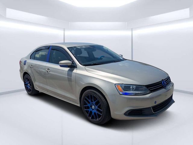 Used 2013 Gray Volkswagen 2.5L SE image 1