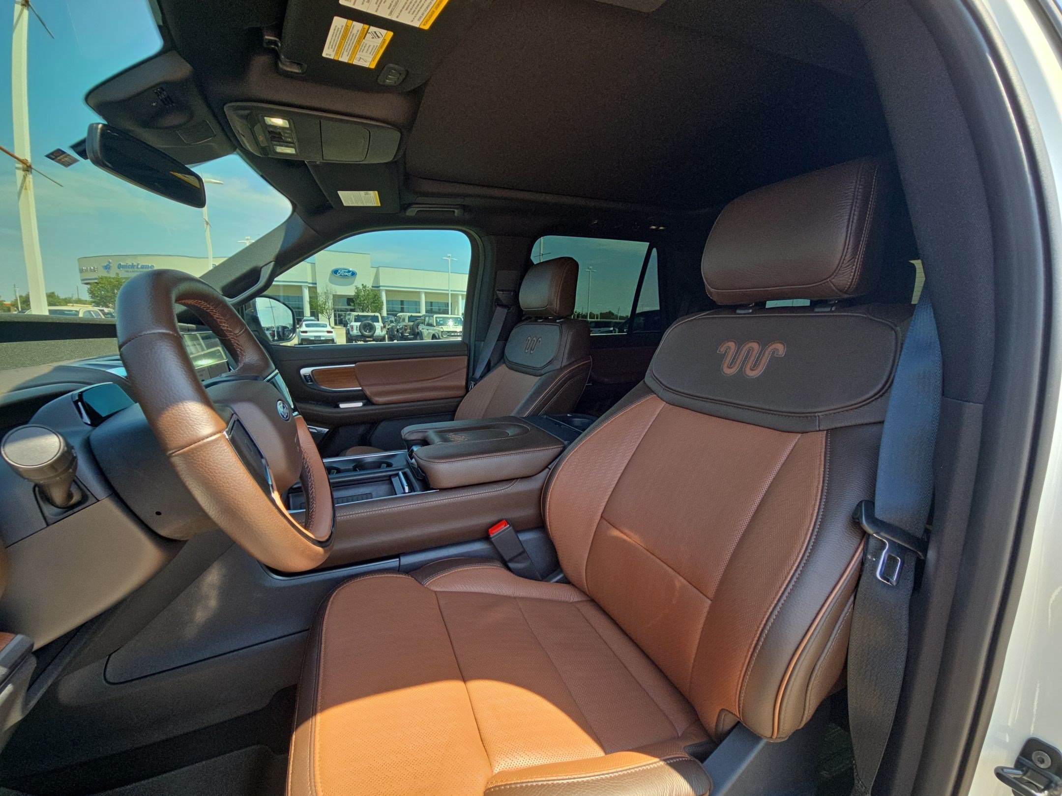 Used 2025 White Metallic Ford King Ranch image 13