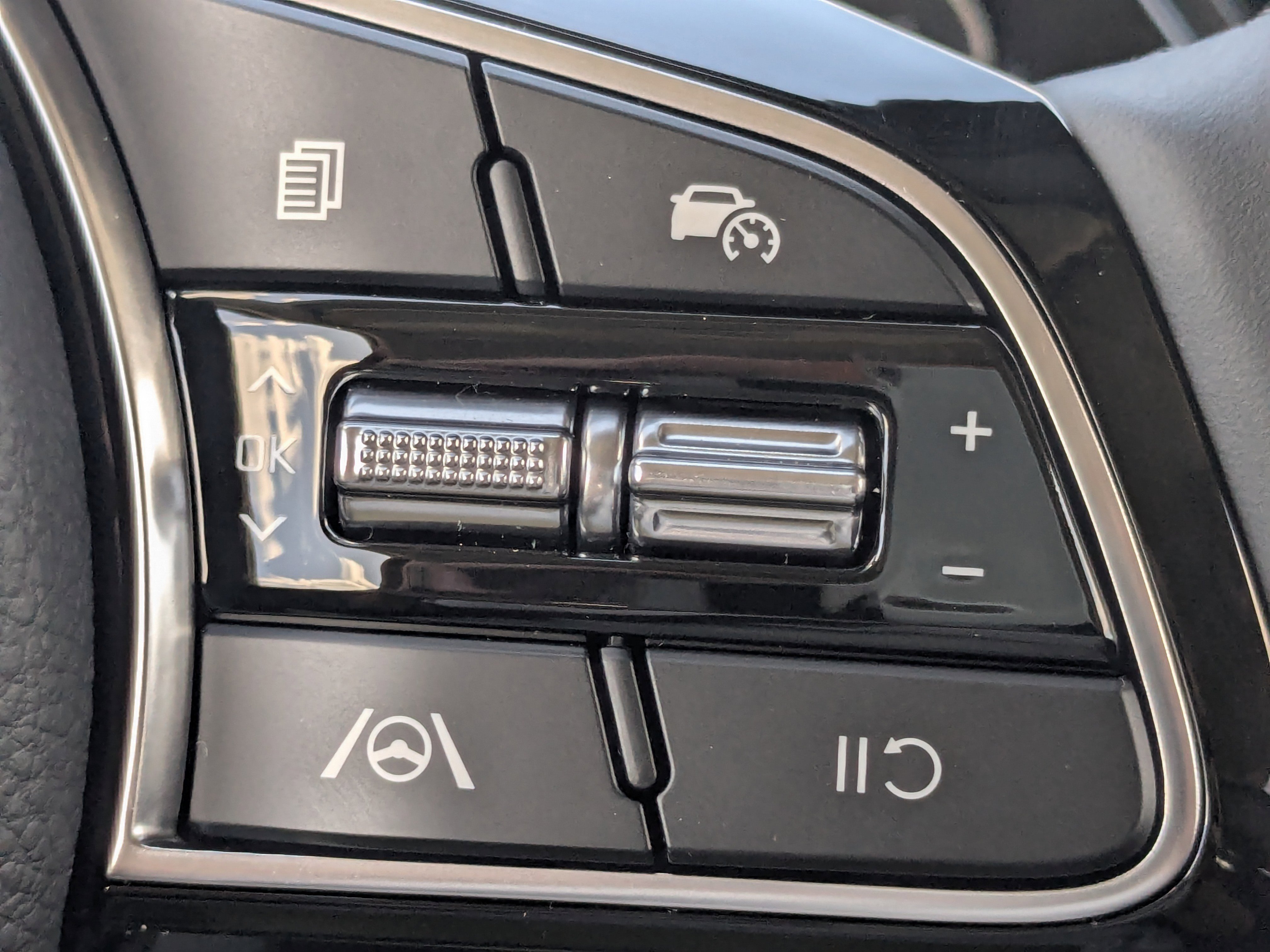 New 2026 Snow White Pearl Kia S image 31