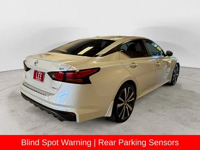 Used 2020 White Nissan 2.0 SR image 6