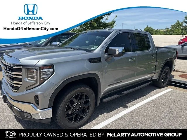 Used 2024 Silver GMC SLT image 1