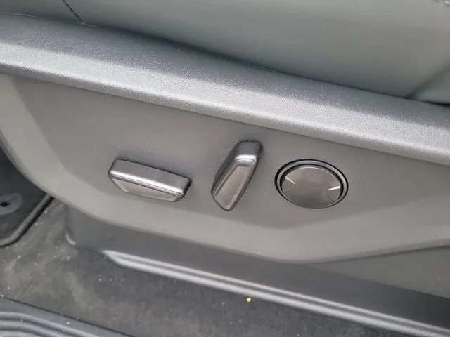 New 2027 Gray Metallic Ford Active image 24