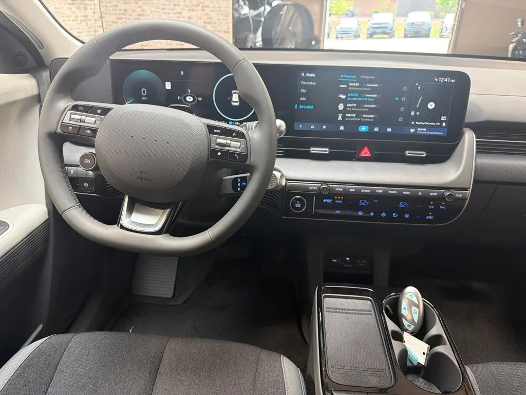 New 2027 Lucid Blue Hyundai SE image 15
