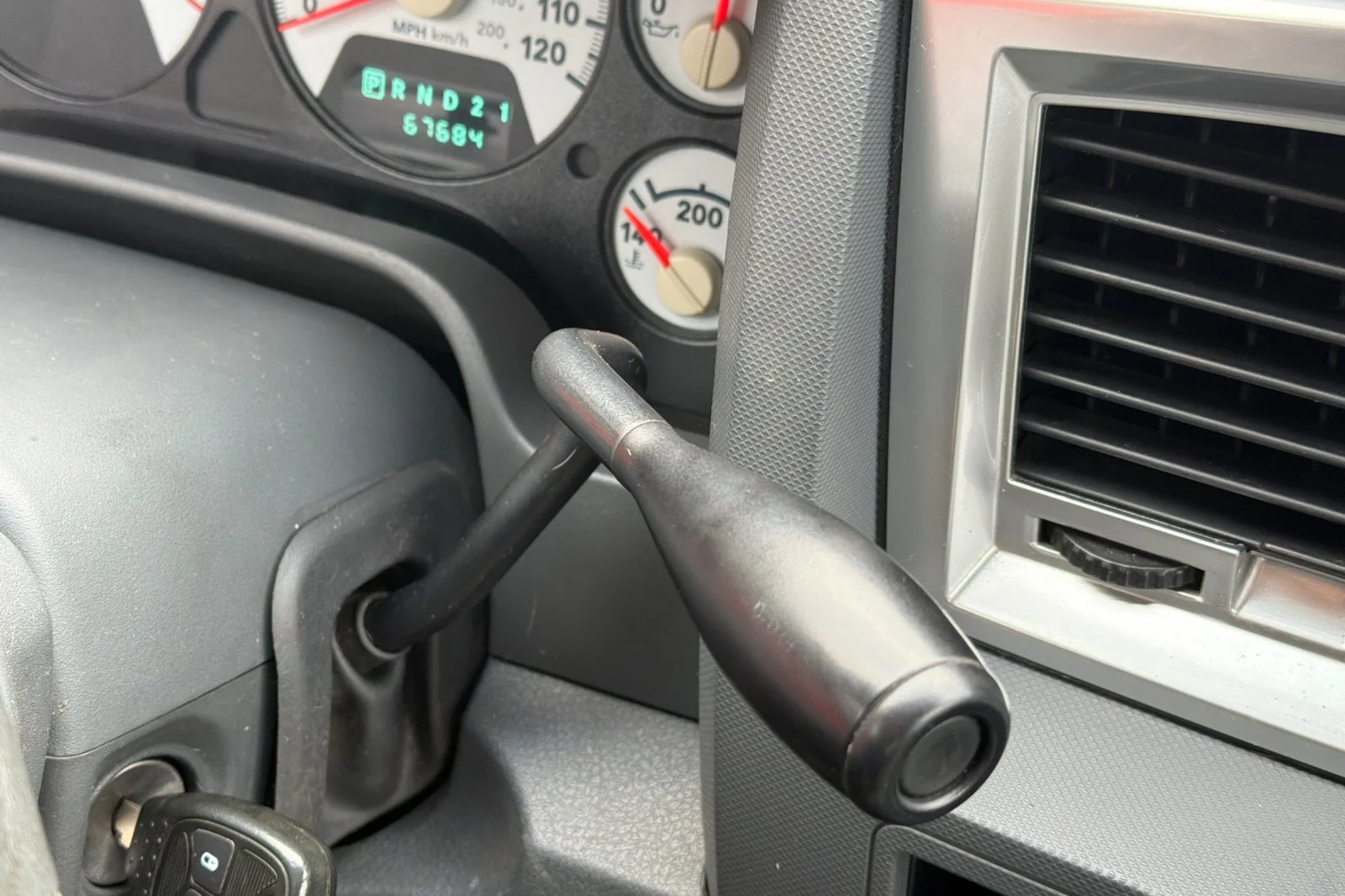 Used 2007  Dodge SLT image 18