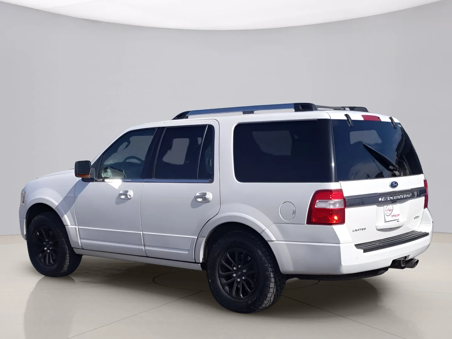 Used 2015 White Ford LIMITED image 4