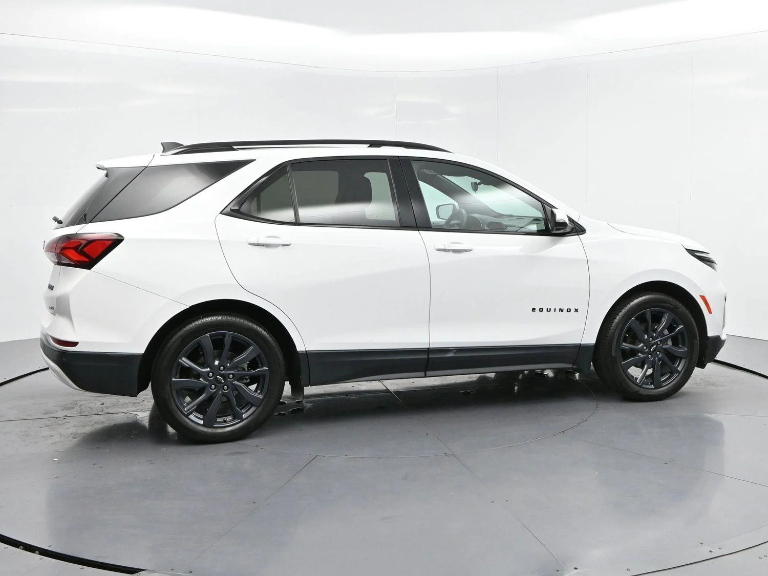 Used 2024 Summit White Chevrolet RS image 8