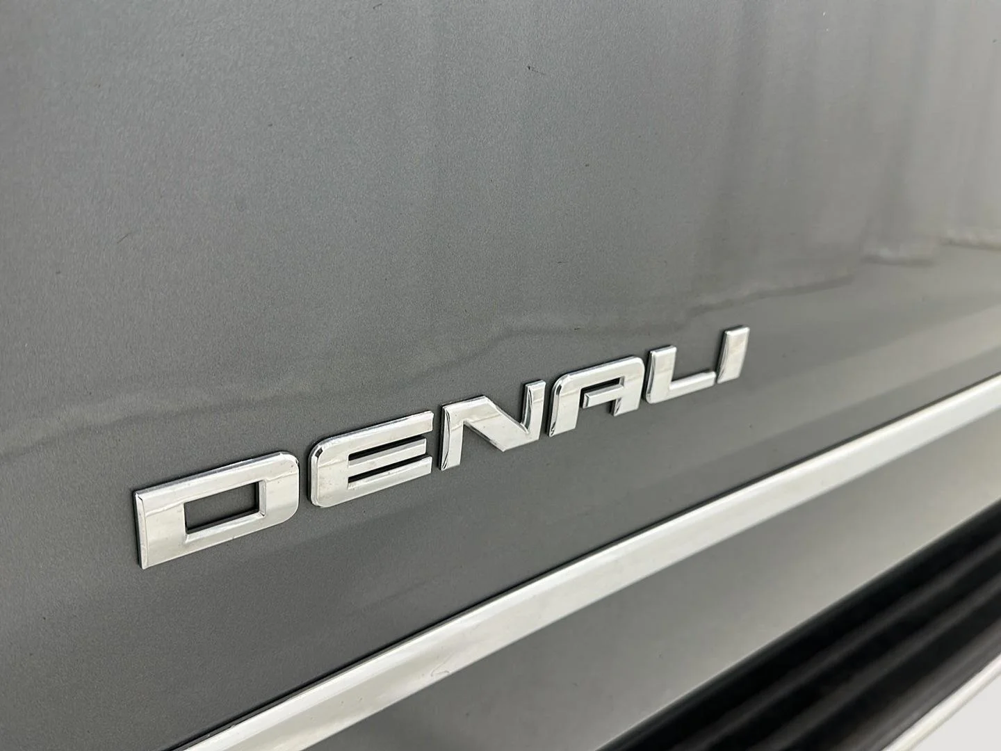 Used 2019 SATIN STEEL METALLIC GMC Denali image 32