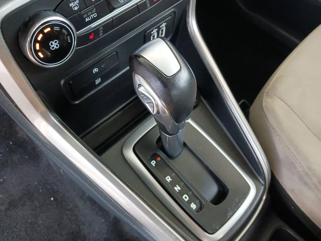 Used 2020 Silver Ford SE image 33