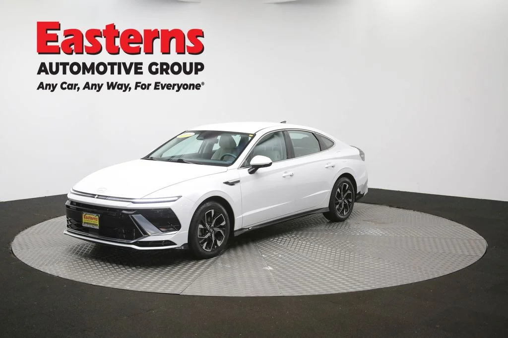 Used 2024 White Hyundai SEL image 55