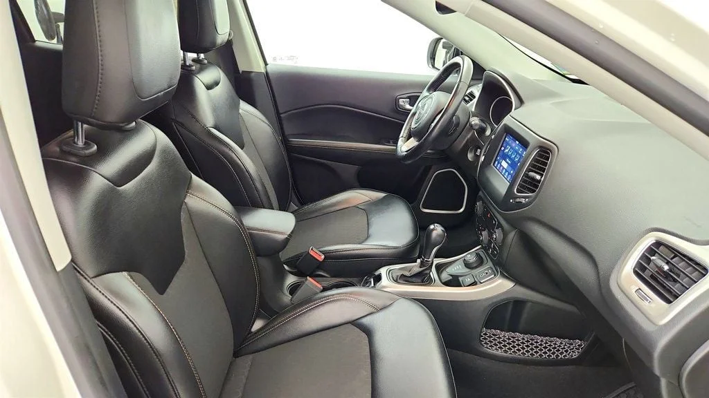 Used 2020 White Clearcoat Jeep Latitude 4x4 w/ Popular Equipment & Cold Weather Groups image 24