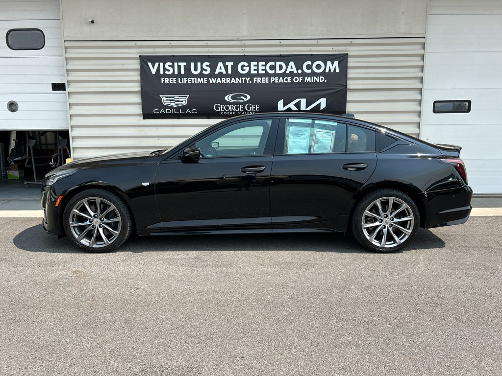 Used 2020 Black Raven Cadillac Sport image 7