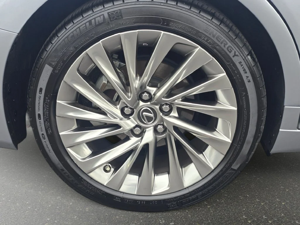 Certified Used 2022 IRIDIUM Lexus 300h Luxury image 33