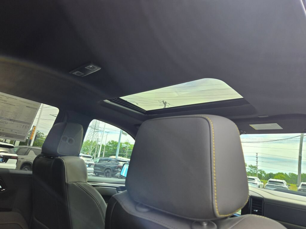 2026 Chevrolet Silverado 1500 ZR2 - Photo 9
