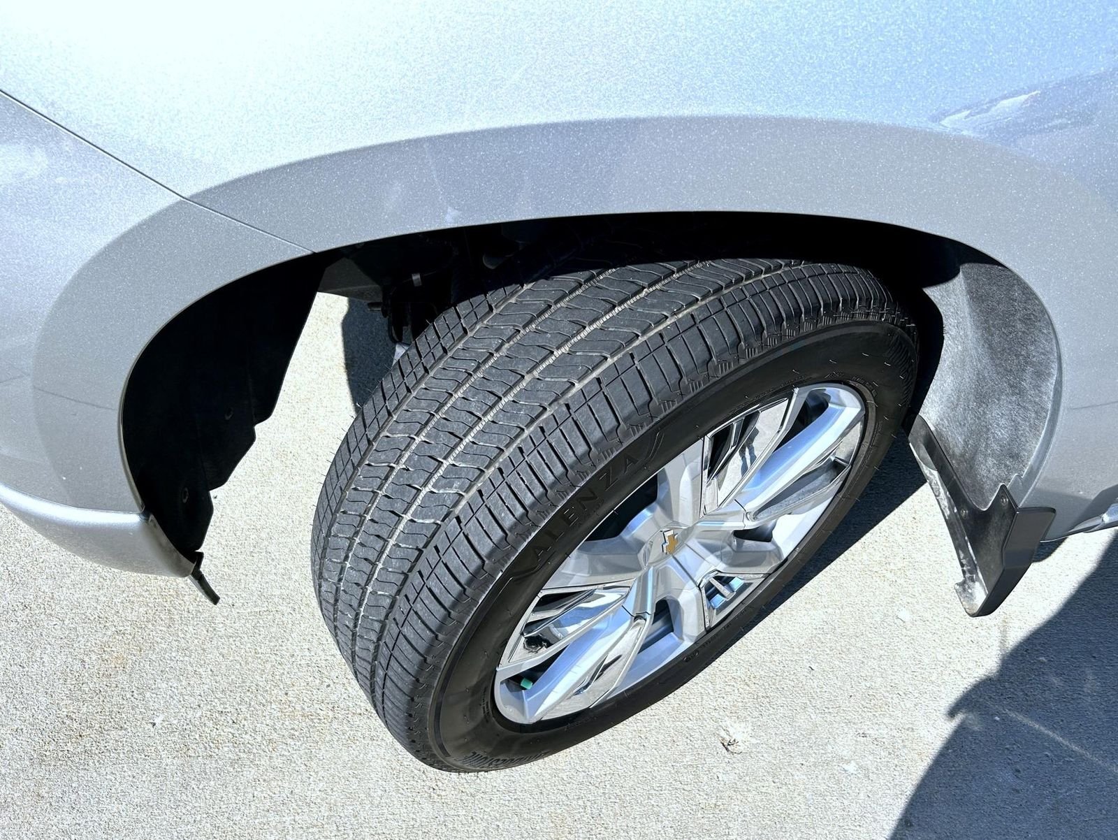 Used 2025 Gray Chevrolet High Country image 23