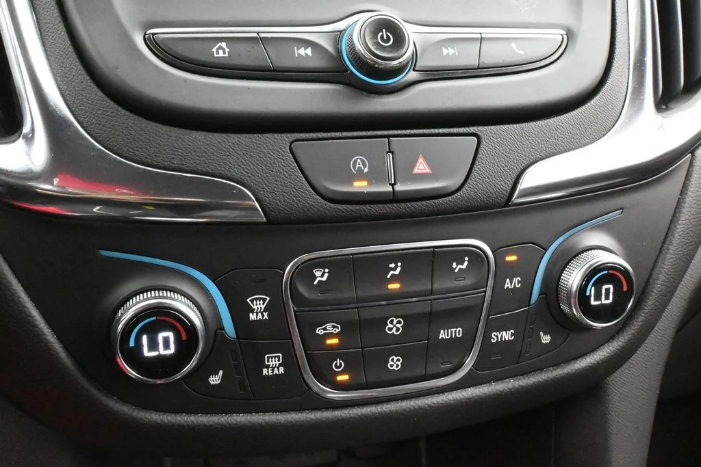 Used 2024 Lakeshore Blue Metallic Chevrolet LT image 19