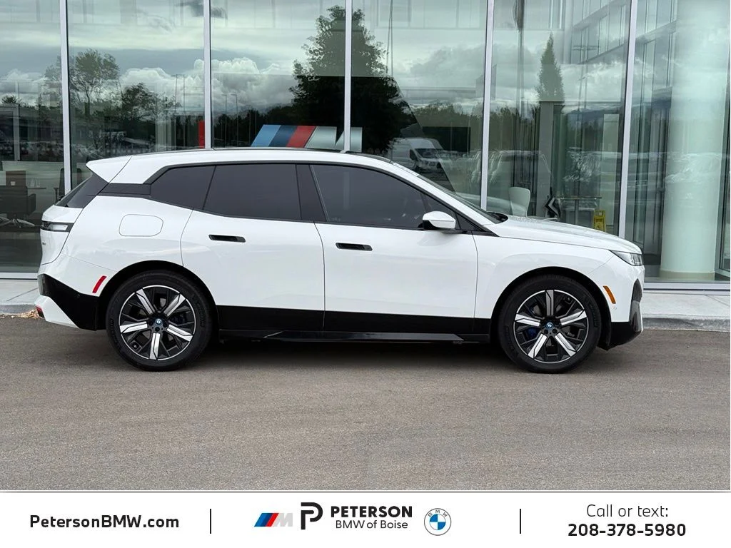 Used 2023 White BMW xDrive50 image 6