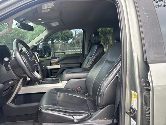 Used 2019  Ford Lariat image 9
